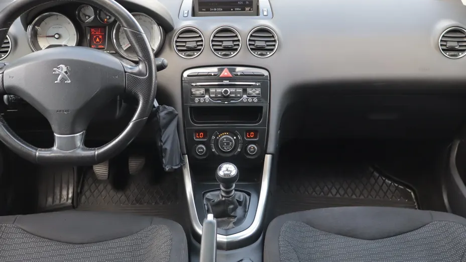 Peugeot 308 -