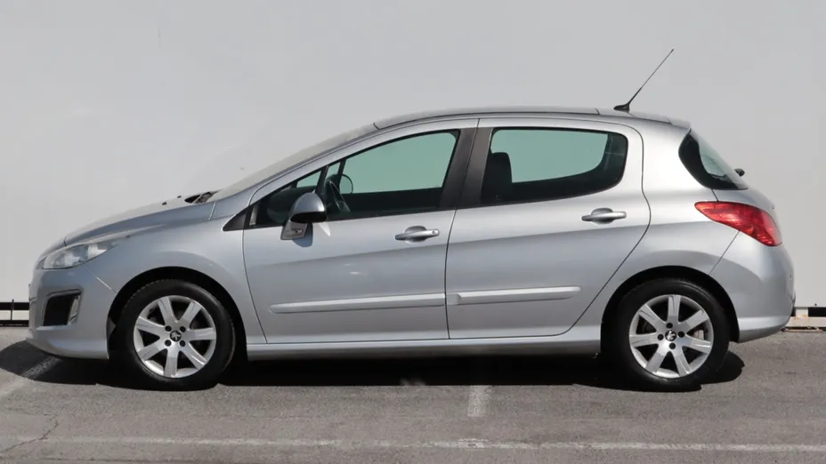 Peugeot 308 -