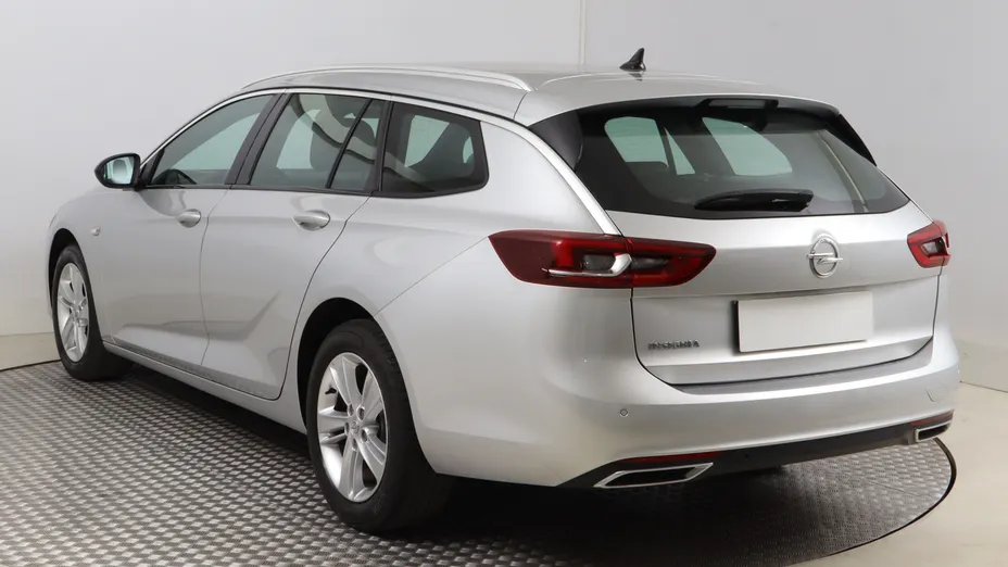 Opel Insignia -