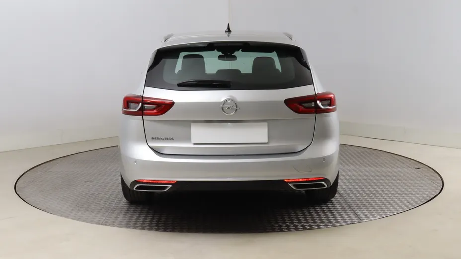 Opel Insignia -