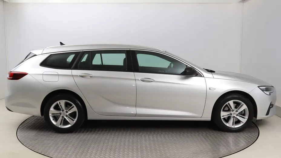 Opel Insignia -