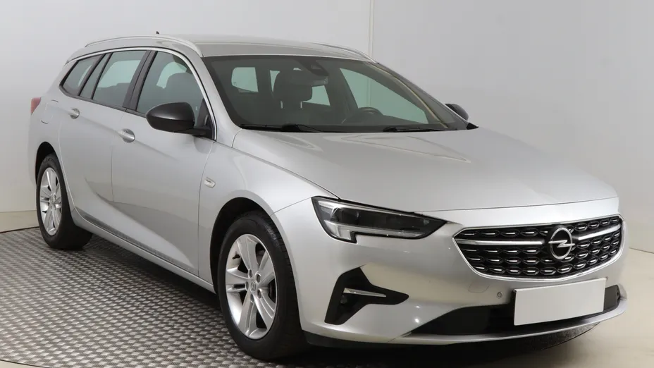 Opel Insignia -