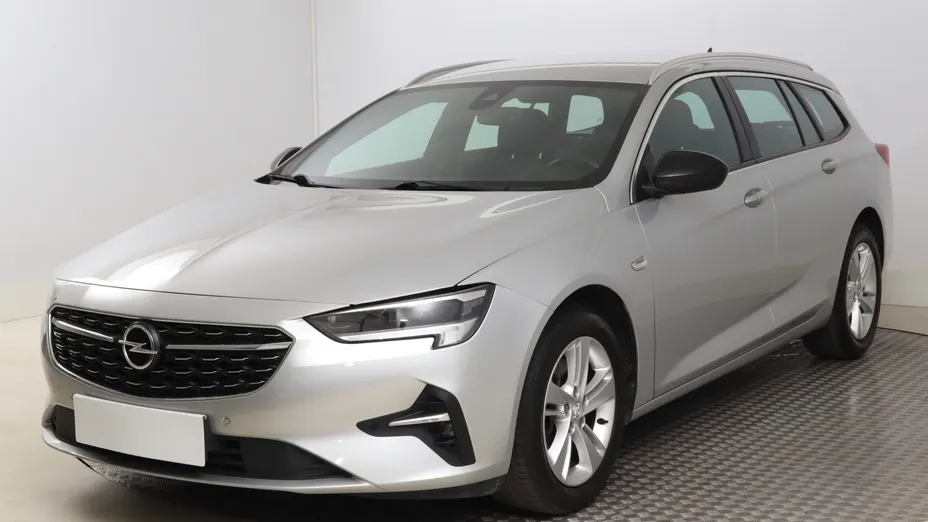 Opel Insignia -