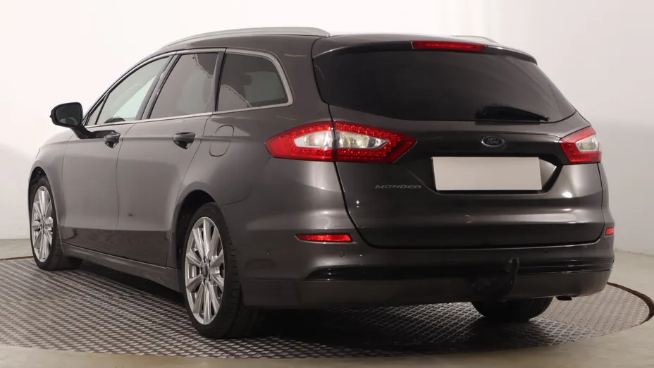 Ford Mondeo -