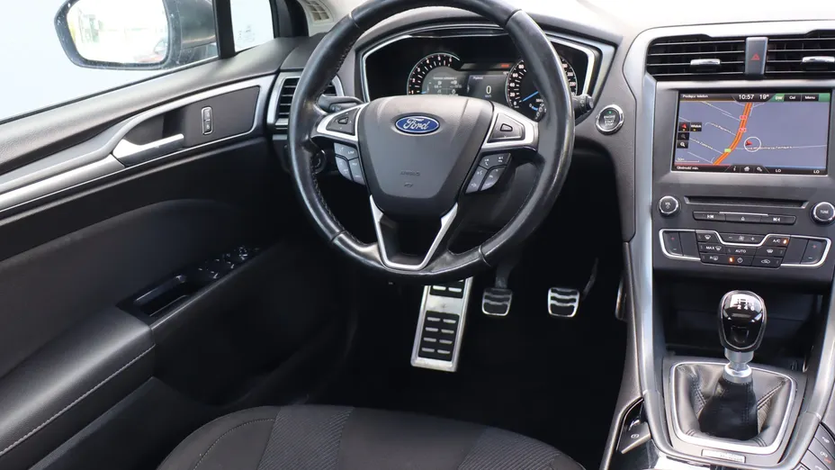 Ford Mondeo -