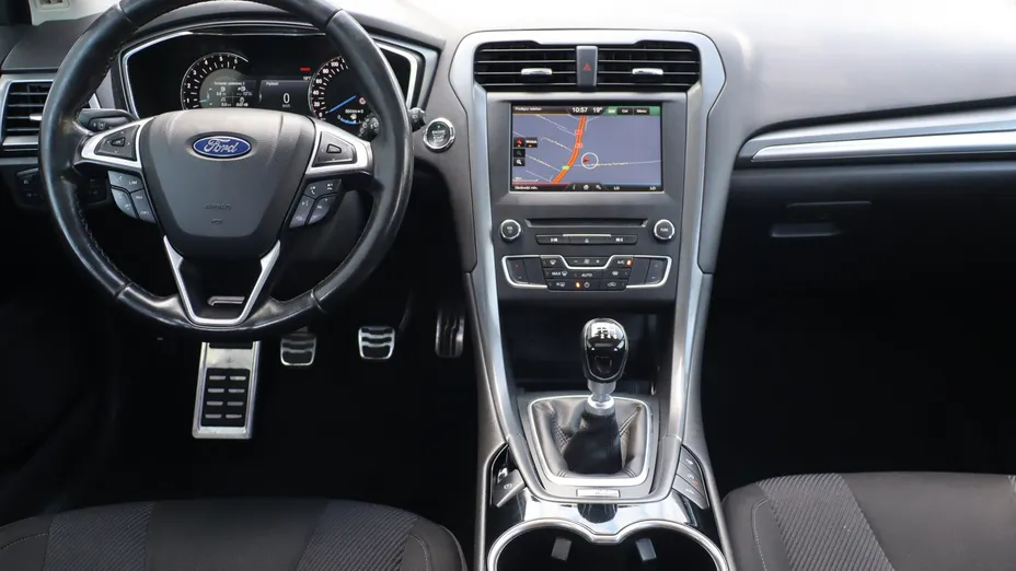 Ford Mondeo -
