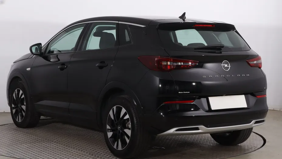 Opel Grandland -