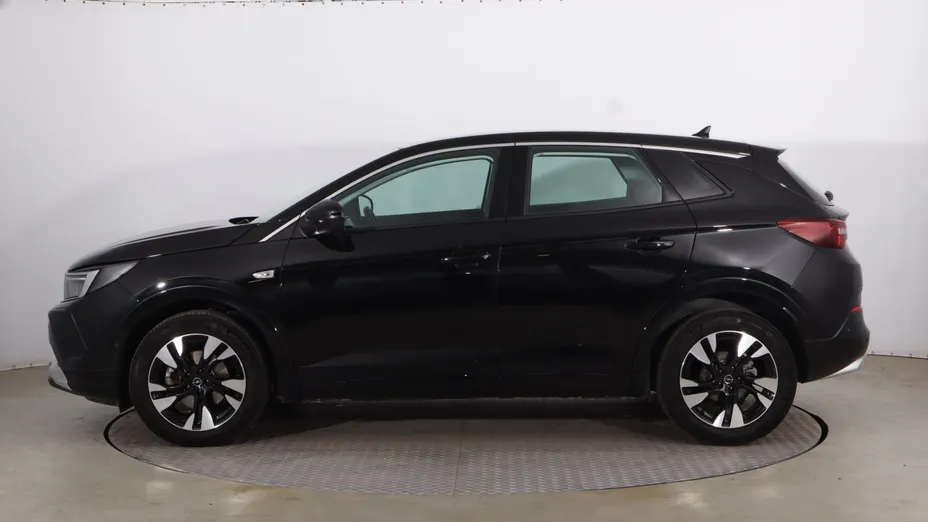 Opel Grandland -