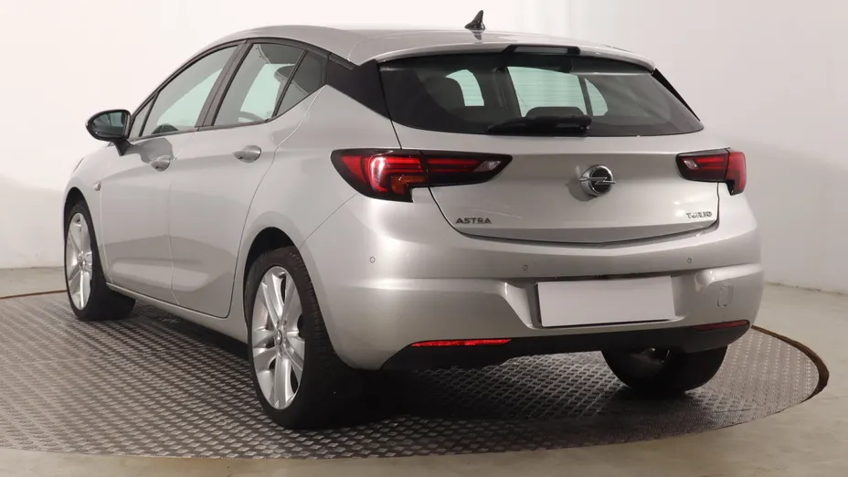 Opel Astra -