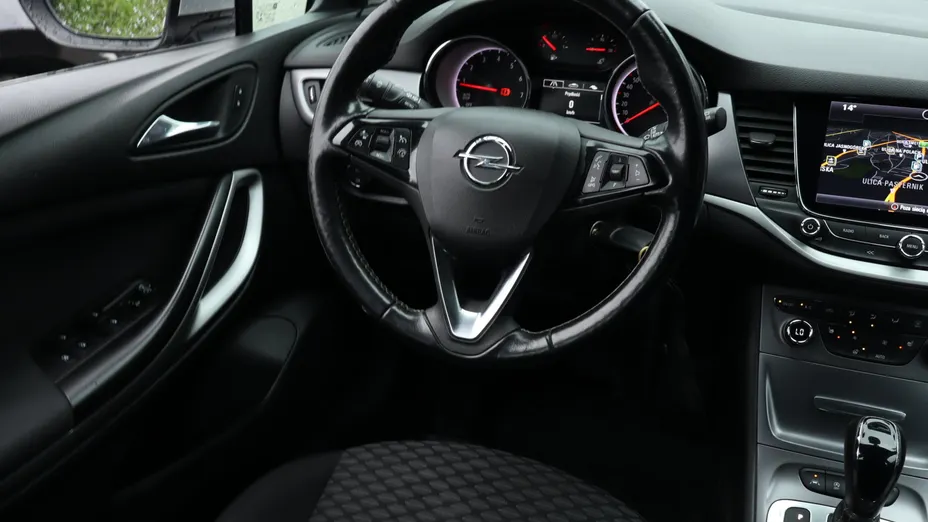 Opel Astra -