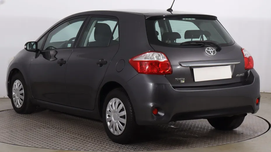 Toyota Auris -