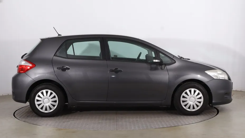 Toyota Auris -