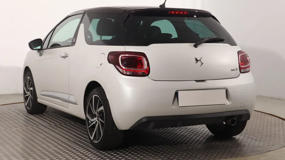DS 3 -