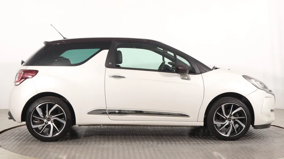 DS 3 -