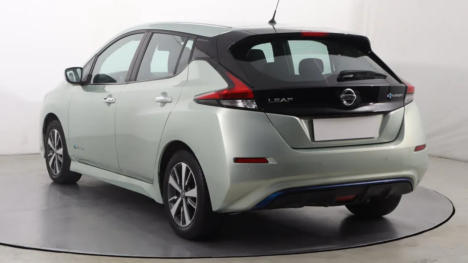 Nissan Leaf -