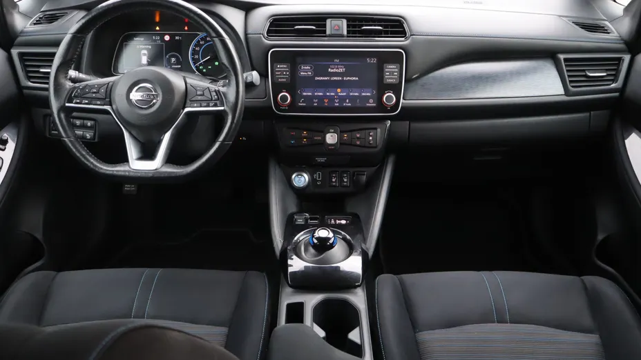 Nissan Leaf -
