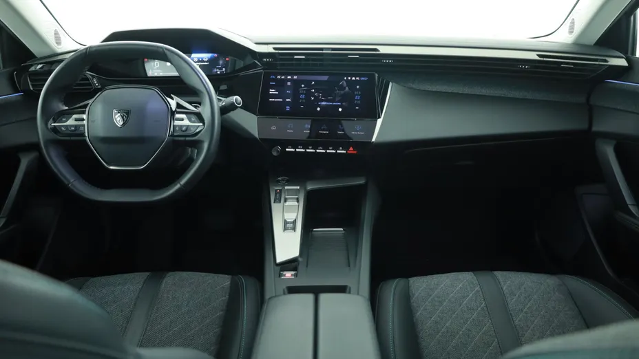 Peugeot 408 -