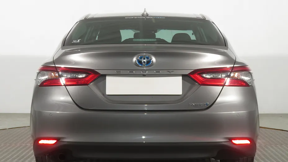 Toyota Camry -