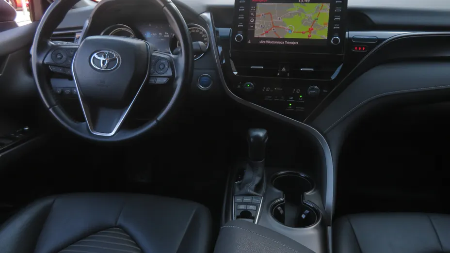 Toyota Camry -