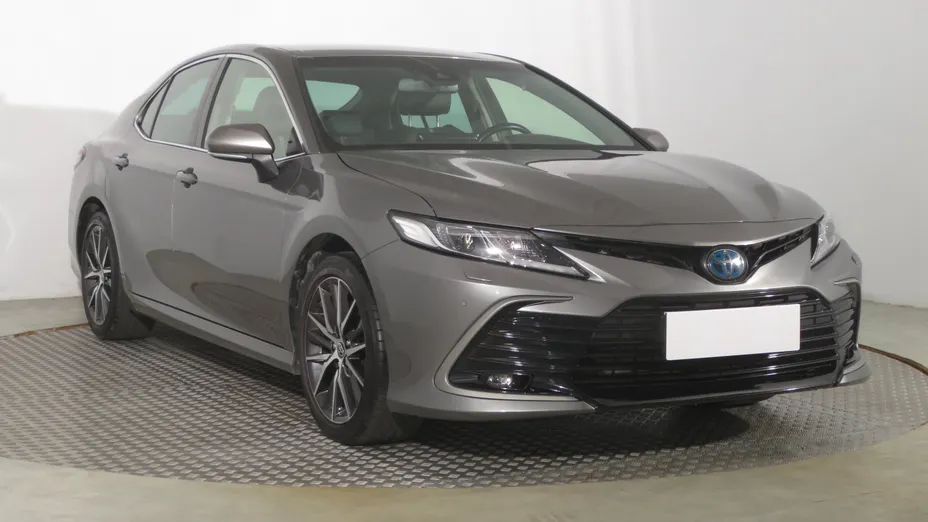 Toyota Camry -