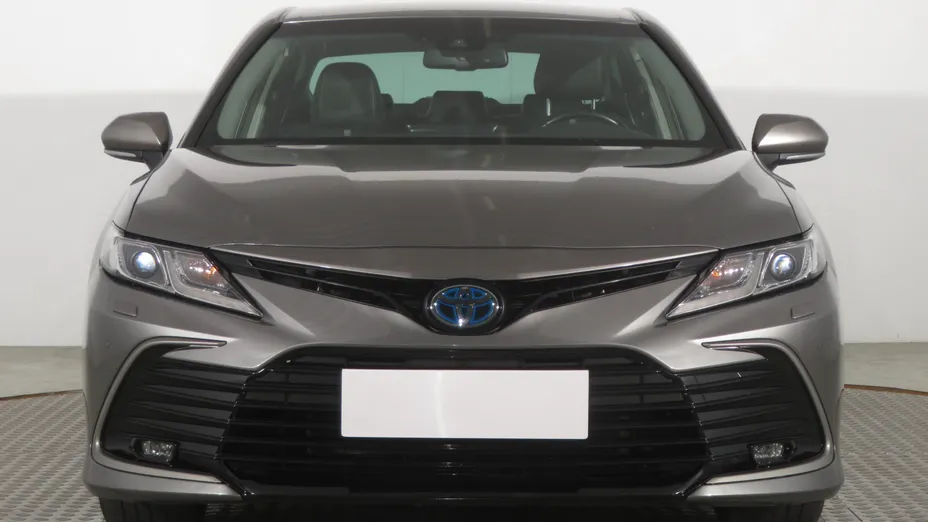 Toyota Camry -