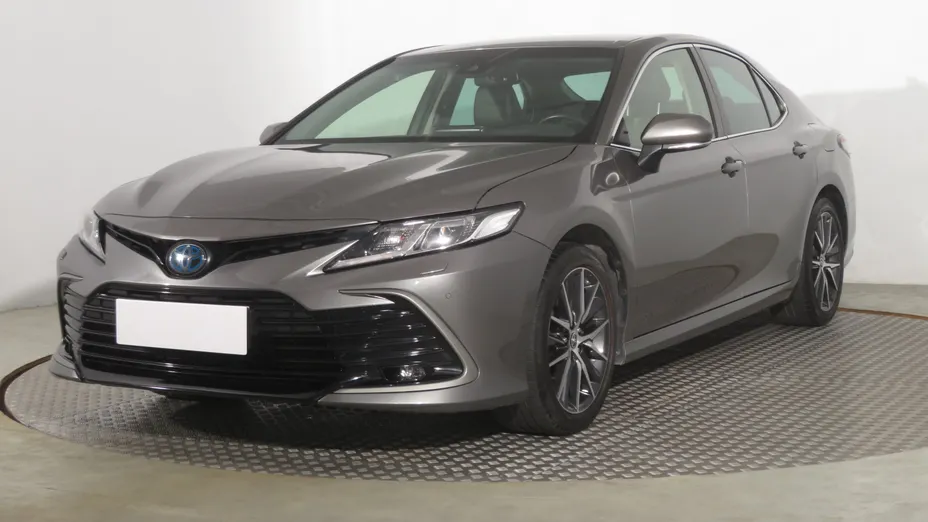 Toyota Camry -