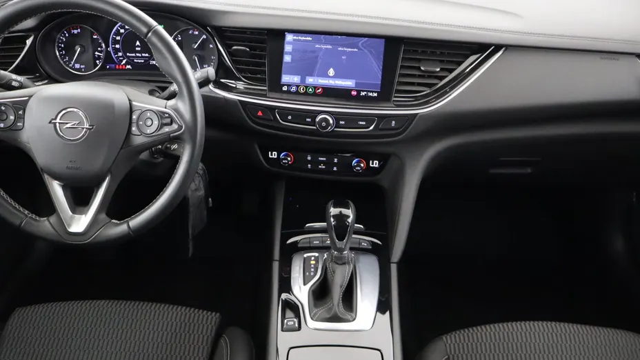 Opel Insignia -