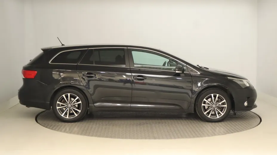 Toyota Avensis -