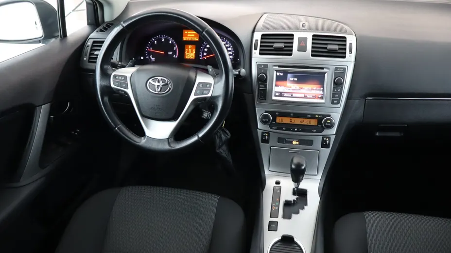 Toyota Avensis -
