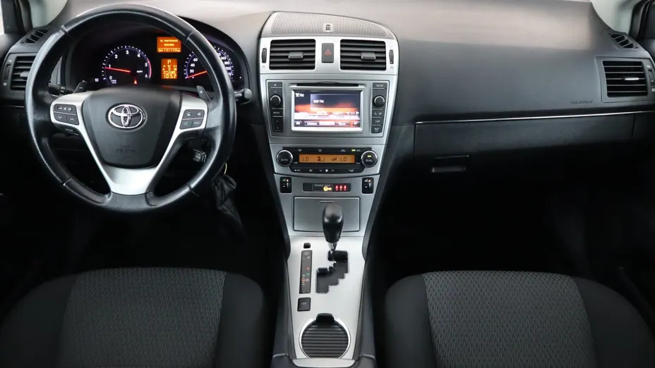 Toyota Avensis -