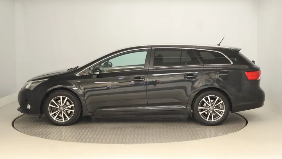 Toyota Avensis -