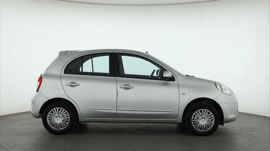 Nissan Micra -