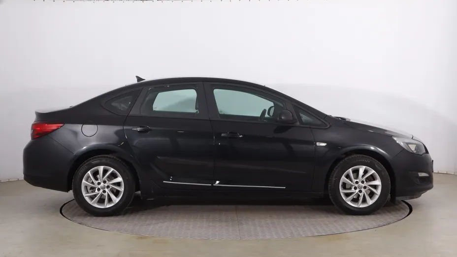 Opel Astra -