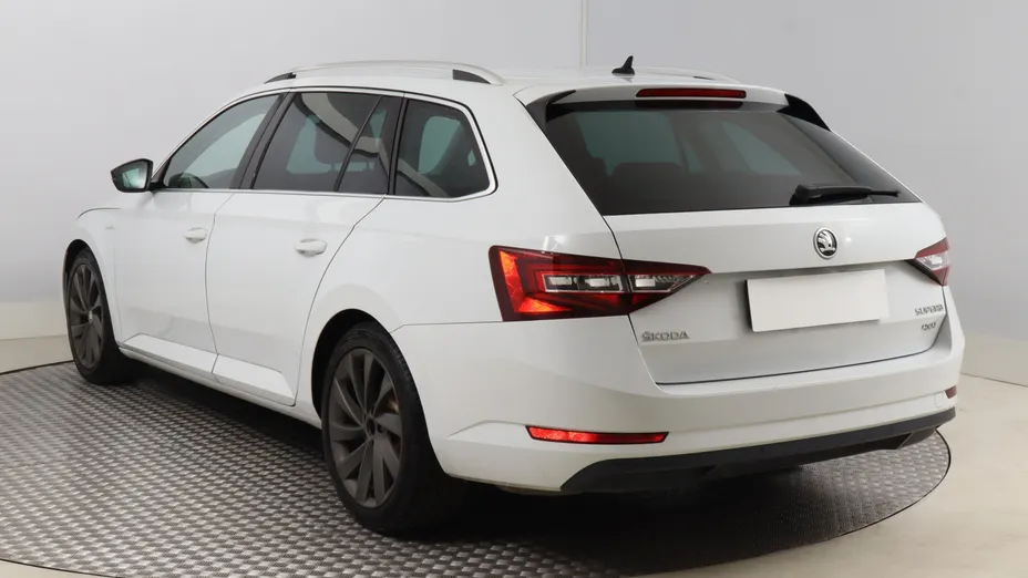 Skoda Superb -