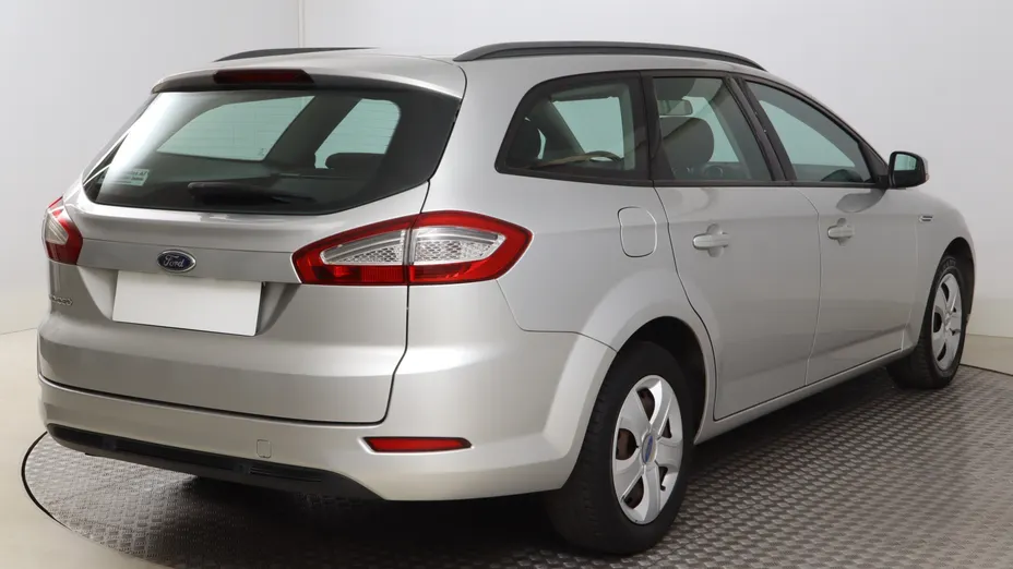Ford Mondeo -