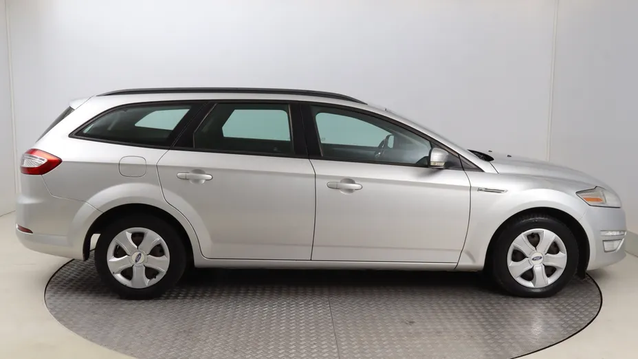 Ford Mondeo -