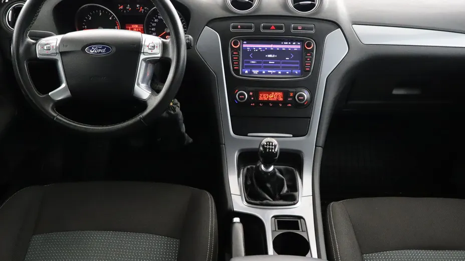 Ford Mondeo -