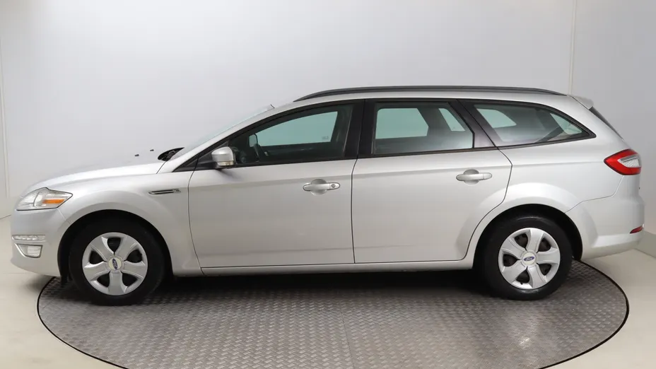 Ford Mondeo -