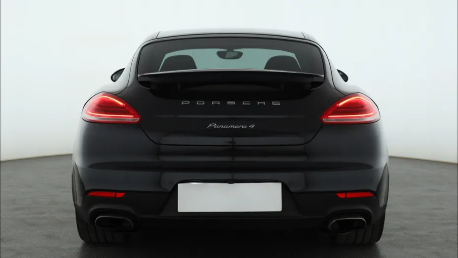 Porsche Panamera -