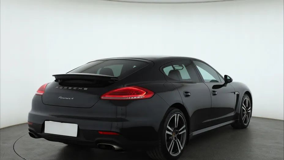 Porsche Panamera -