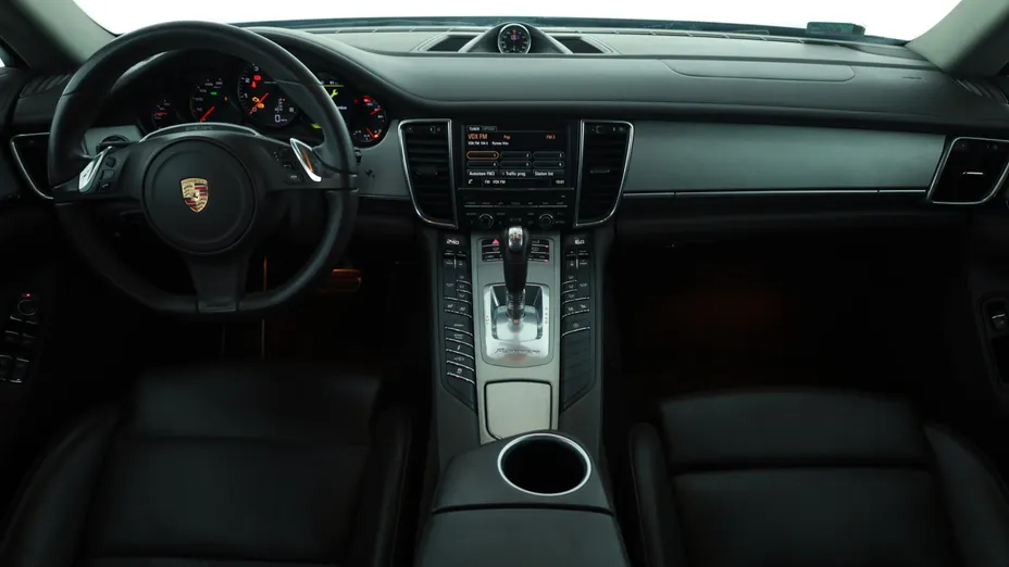 Porsche Panamera -