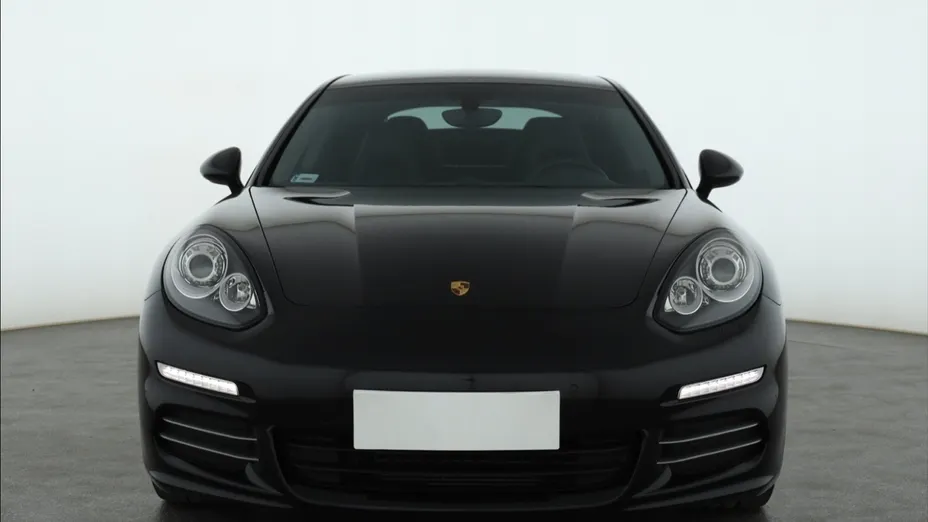 Porsche Panamera -