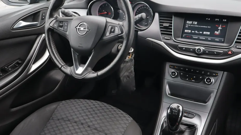 Opel Astra -