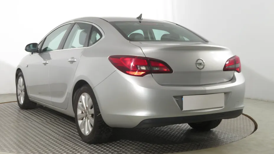 Opel Astra -