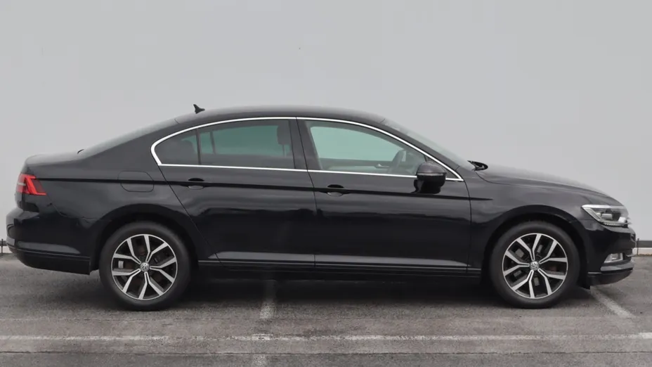 VW Passat -
