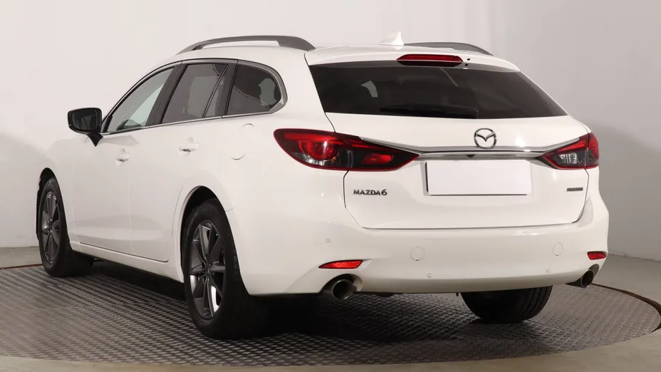 Mazda 6 -
