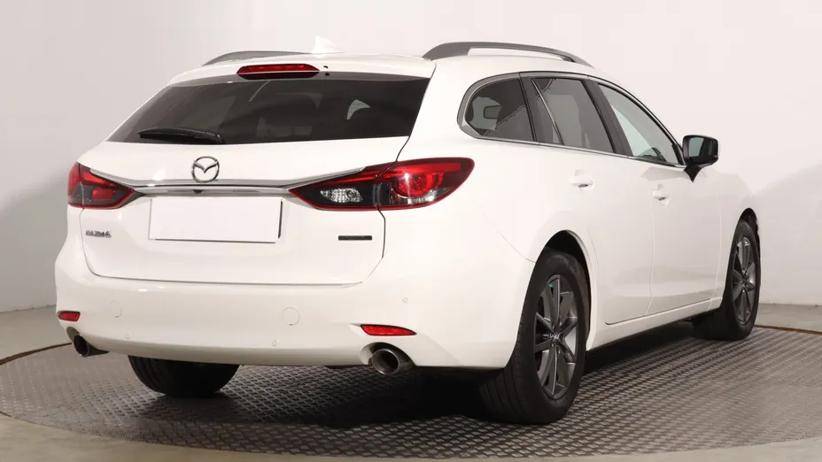Mazda 6 -