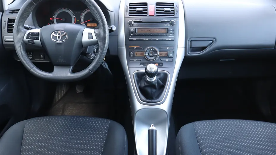 Toyota Auris -