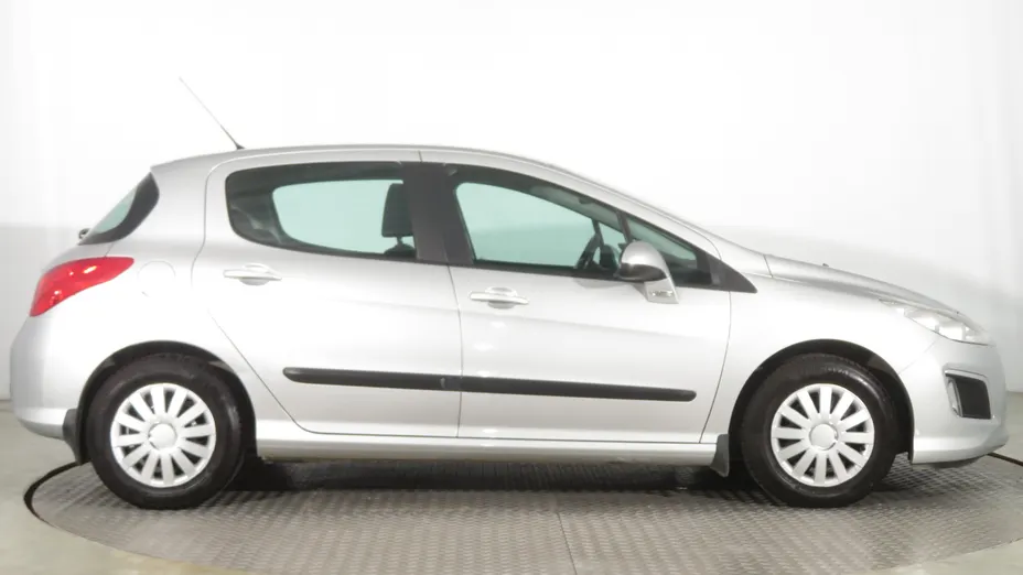 Peugeot 308 -