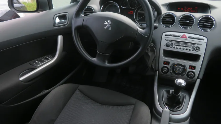 Peugeot 308 -